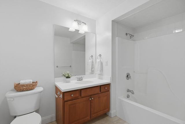 1 Lenox St 304, Norwood, MA 02062