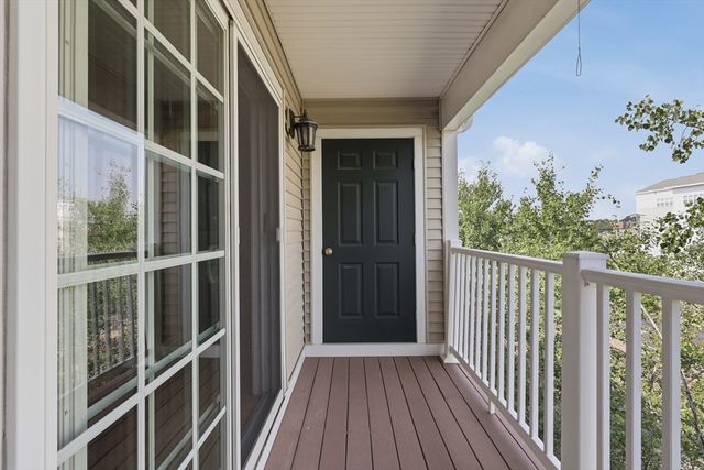 1 Lenox St 304, Norwood, MA 02062