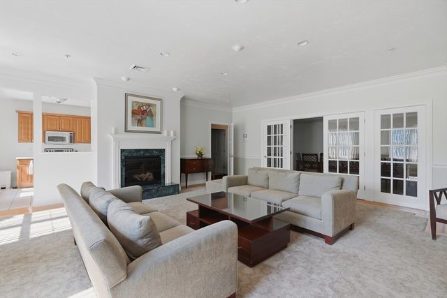 1 Lenox St 304, Norwood, MA 02062