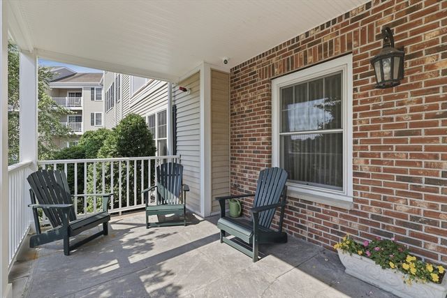 1 Lenox St 304, Norwood, MA 02062