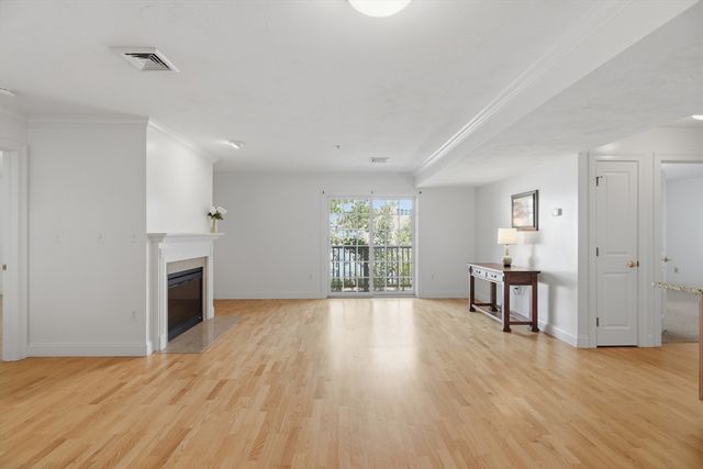 1 Lenox St 304, Norwood, MA 02062