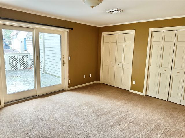 2 Weetamoe Farm Drive, Bristol, RI 02809