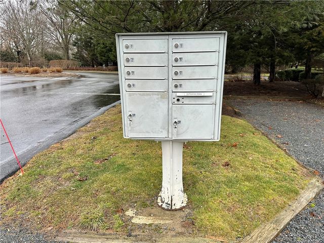 2 Weetamoe Farm Drive, Bristol, RI 02809