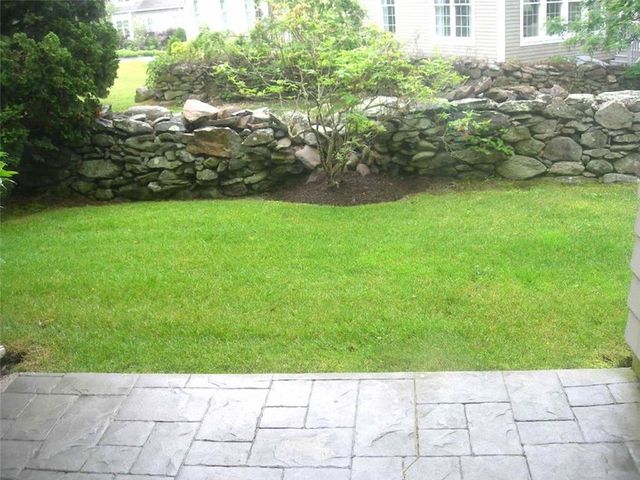 2 Weetamoe Farm Drive, Bristol, RI 02809