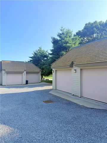 2 Weetamoe Farm Drive, Bristol, RI 02809