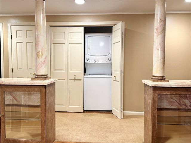 2 Weetamoe Farm Drive, Bristol, RI 02809