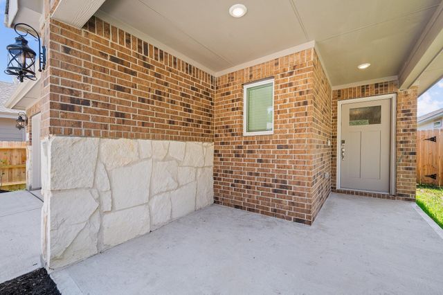347 Willow Sage Ct, Montgomery, TX 77316