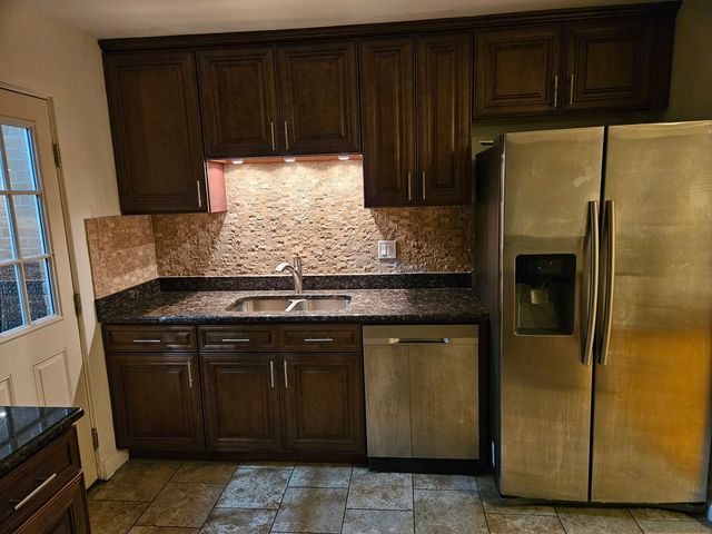 751 N Northwest Highway, Park Ridge, IL 60068