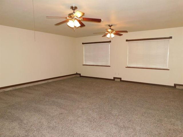 4813 Woodview Drive, Del City, OK 73115