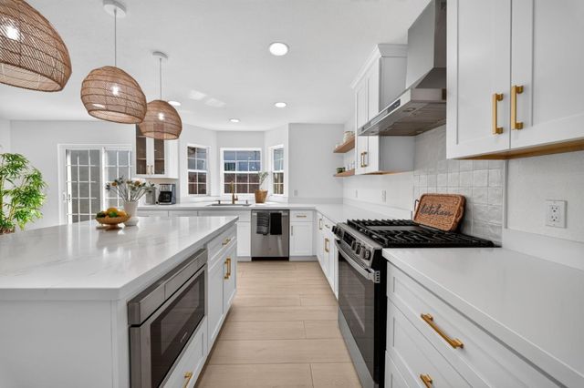 1892 Macduee Way, San Jose, CA 95121