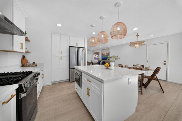 1892 Macduee Way, San Jose, CA 95121