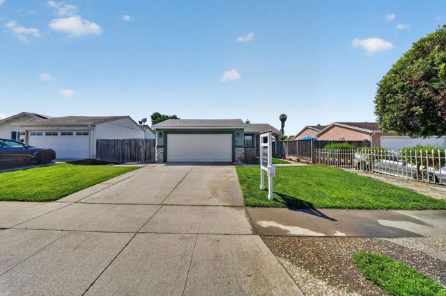 1892 Macduee Way, San Jose, CA 95121