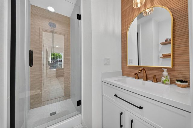 1892 Macduee Way, San Jose, CA 95121