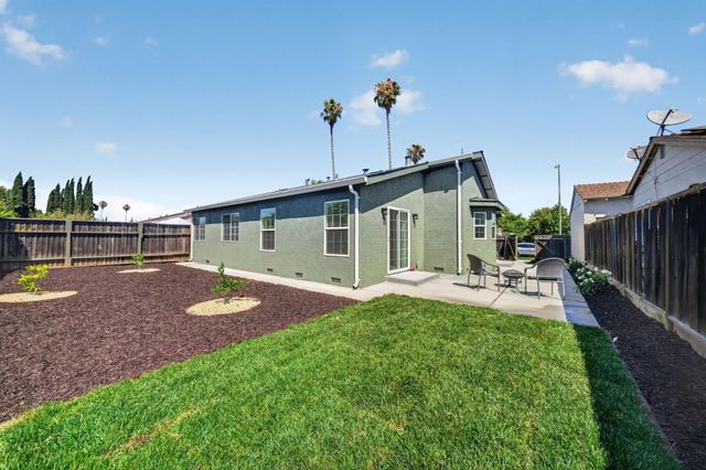 1892 Macduee Way, San Jose, CA 95121