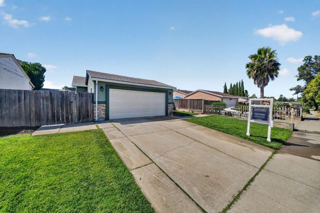 1892 Macduee Way, San Jose, CA 95121