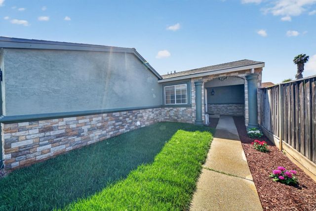 1892 Macduee Way, San Jose, CA 95121