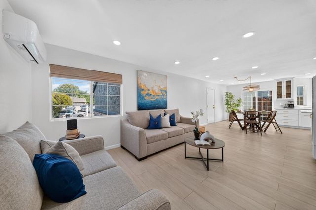1892 Macduee Way, San Jose, CA 95121