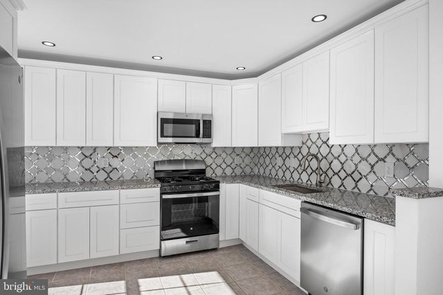 114 CARRIAGE WAY, Woodbury, NJ 08096