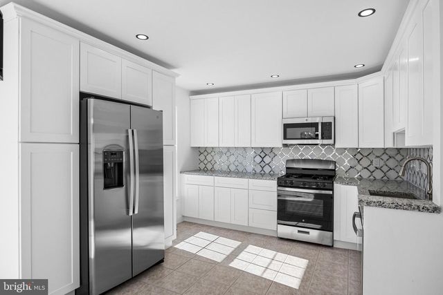 114 CARRIAGE WAY, Woodbury, NJ 08096