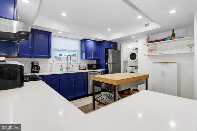 4 N DECATUR AVE, Margate City, NJ 08402