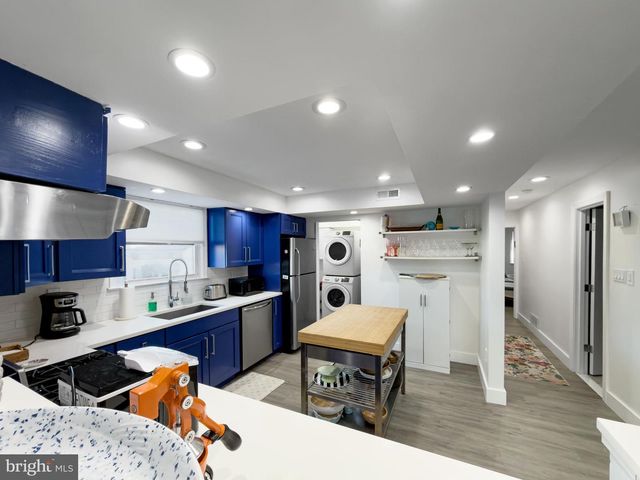 4 N DECATUR AVE, Margate City, NJ 08402