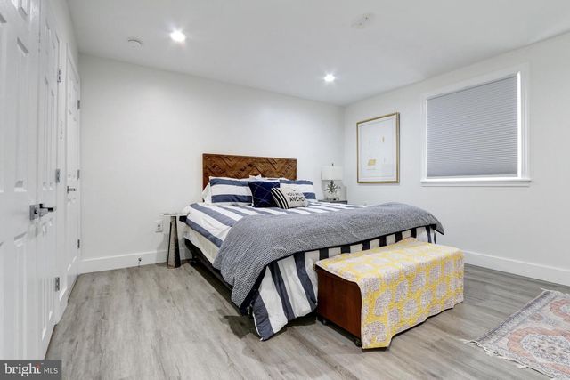 4 N DECATUR AVE, Margate City, NJ 08402