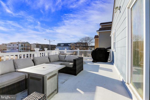 4 N DECATUR AVE, Margate City, NJ 08402