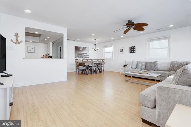 4 N DECATUR AVE, Margate City, NJ 08402
