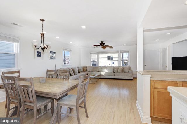 4 N DECATUR AVE, Margate City, NJ 08402