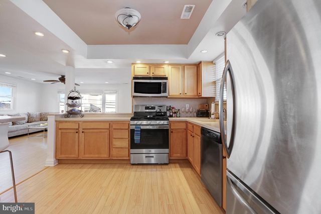 4 N DECATUR AVE, Margate City, NJ 08402