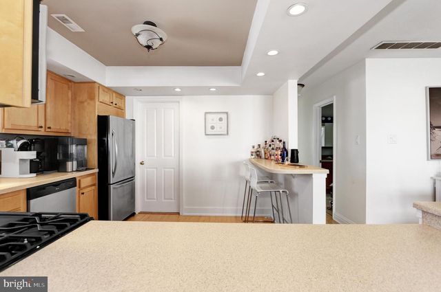 4 N DECATUR AVE, Margate City, NJ 08402