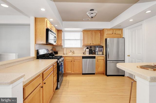 4 N DECATUR AVE, Margate City, NJ 08402