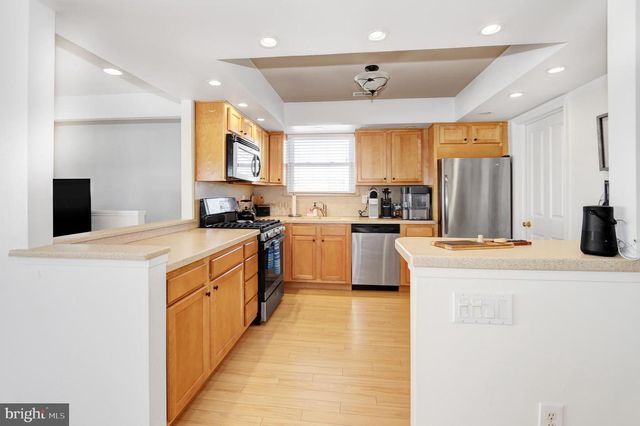 4 N DECATUR AVE, Margate City, NJ 08402