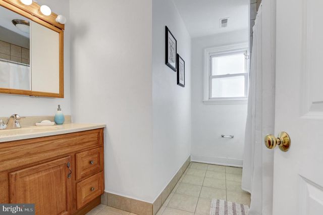 4 N DECATUR AVE, Margate City, NJ 08402