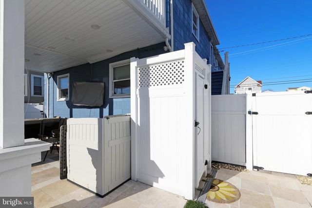 4 N DECATUR AVE, Margate City, NJ 08402