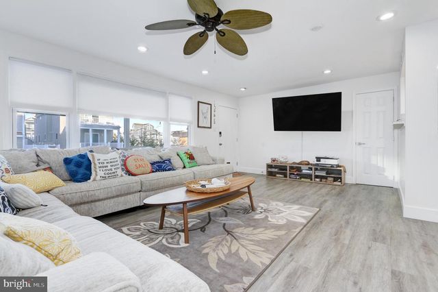 4 N DECATUR AVE, Margate City, NJ 08402
