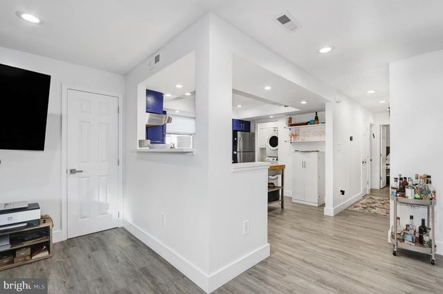 4 N DECATUR AVE, Margate City, NJ 08402