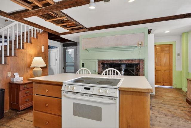 19 Ash St, Marlborough, MA 01752
