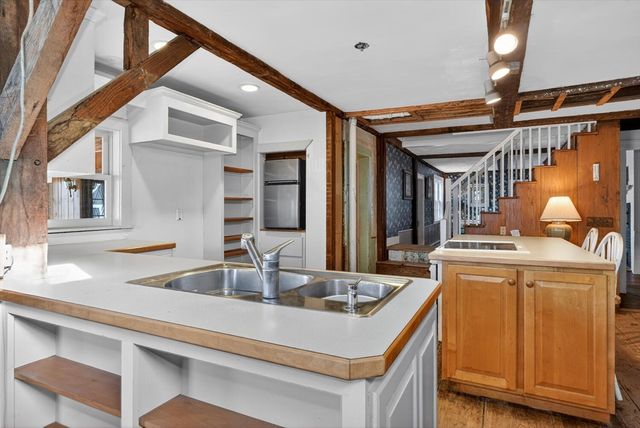 19 Ash St, Marlborough, MA 01752