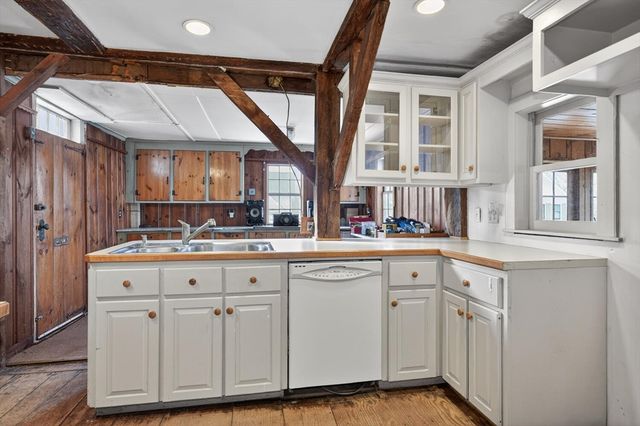 19 Ash St, Marlborough, MA 01752