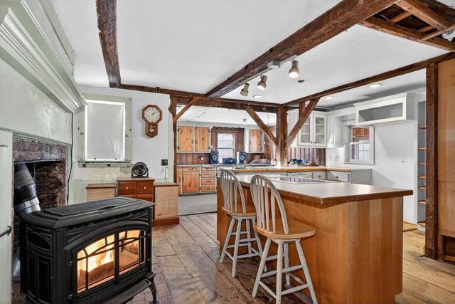 19 Ash St, Marlborough, MA 01752