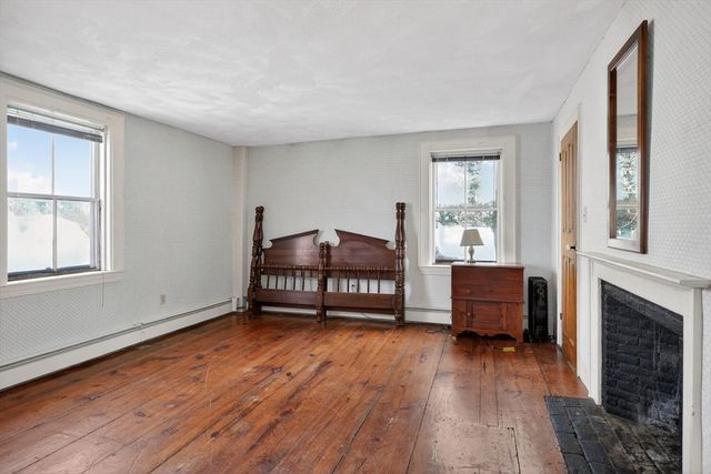 19 Ash St, Marlborough, MA 01752