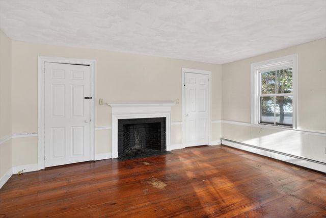 19 Ash St, Marlborough, MA 01752