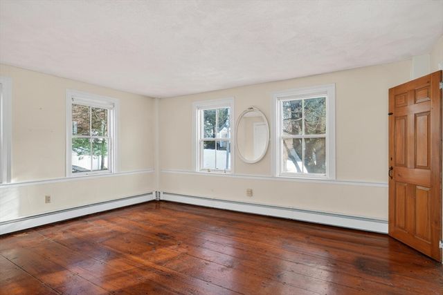19 Ash St, Marlborough, MA 01752