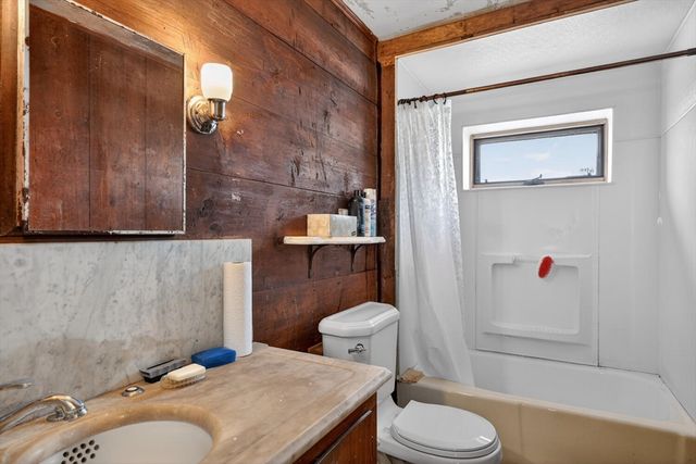 19 Ash St, Marlborough, MA 01752