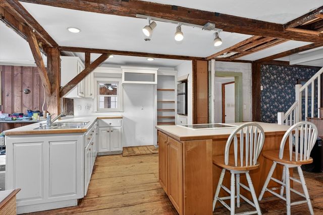 19 Ash St, Marlborough, MA 01752