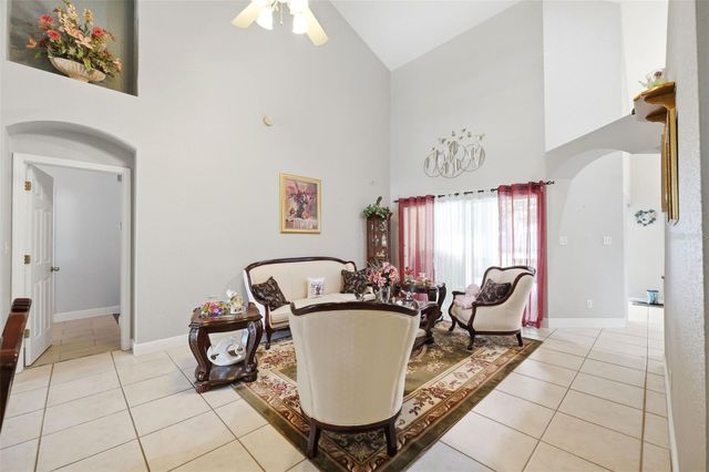2112 HERITAGE CREST DRIVE, Valrico, FL 33594
