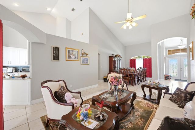 2112 HERITAGE CREST DRIVE, Valrico, FL 33594