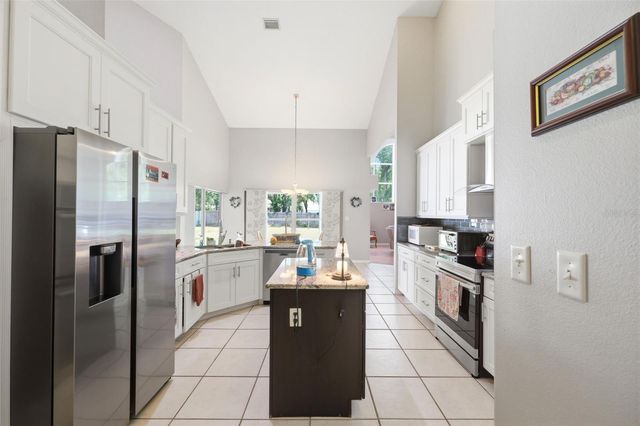 2112 HERITAGE CREST DRIVE, Valrico, FL 33594