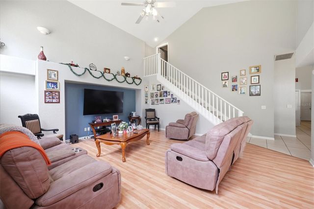 2112 HERITAGE CREST DRIVE, Valrico, FL 33594